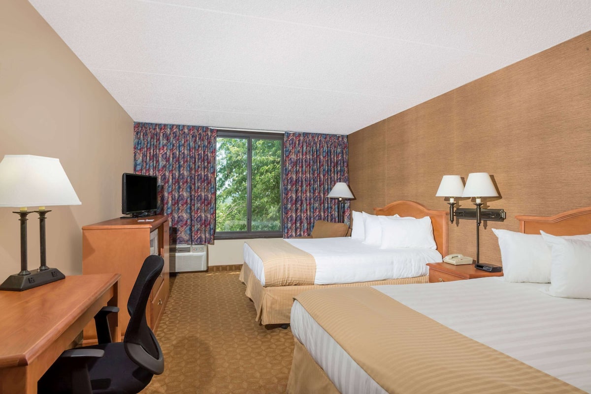 Desk, iron/ironing board, free cots/infant beds, free WiFi