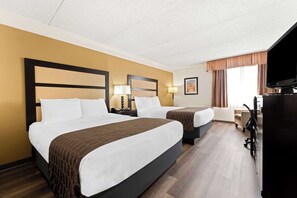 Desk, laptop workspace, iron/ironing board, free cots/infant beds - Best Western Riverside Inn (Macon)