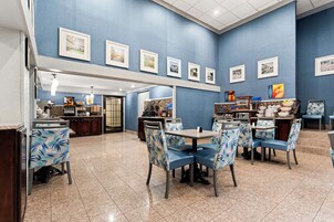 含每日外帶早餐