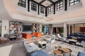 Lobby - DoubleTree by Hilton San Francisco South Airport Blvd (South San Francisco)