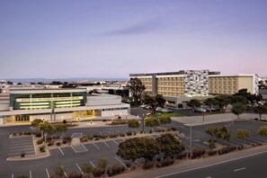 Self parking (USD 19.00 per night) - DoubleTree by Hilton San Francisco South Airport Blvd (South San Francisco)