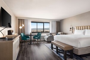 Caja de seguridad en la habitación y escritorio 