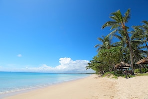 On the beach, free beach cabanas, sun loungers, beach umbrellas - InterContinental Bali Resort by IHG (Jimbaran)