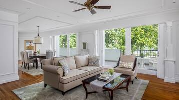 Suite Club, 1 trĂšs grand lit, accĂšs au salon club (Sanctuary) | Ăquipements de la chambre