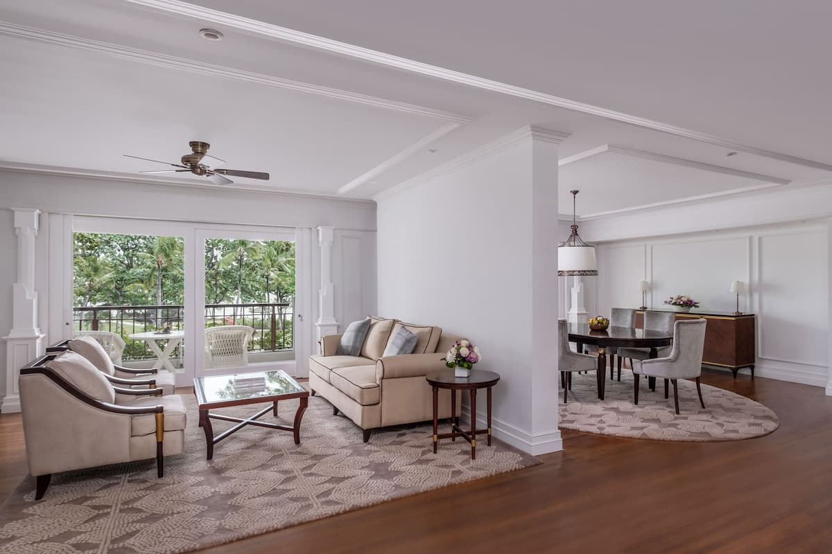 Suite, Club lounge access (Bukit) | 1 bedroom, Egyptian cotton sheets, premium bedding, minibar