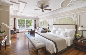 Suite, accès au salon club (Sanctuary) | Draps en coton égyptien, literie de qualité supérieure, minibar