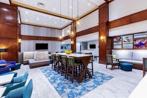 Lobby sitting area - Hampton Inn & Suites Houston Heights I-10 (Houston)