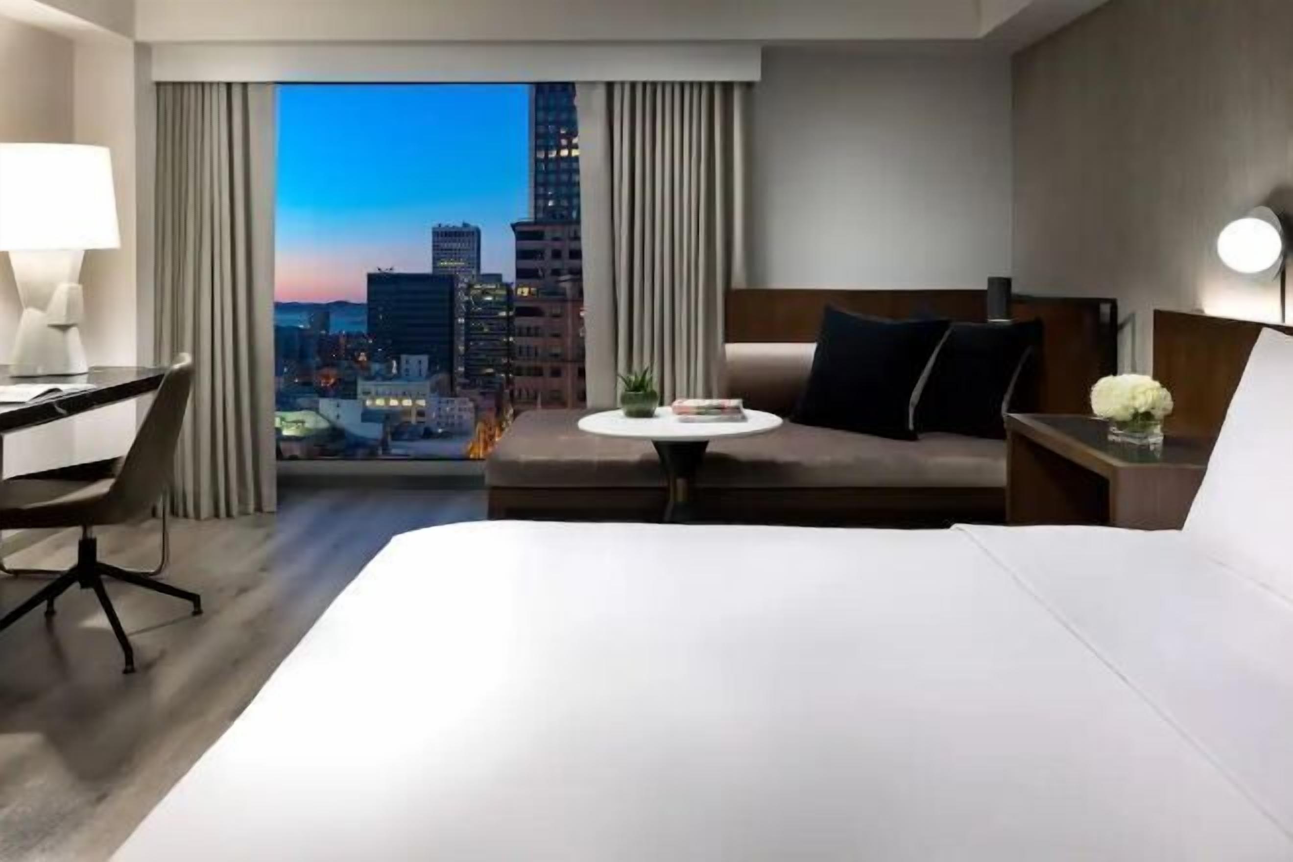 防过敏的被褥、羽绒被、客房内保险箱、办公桌