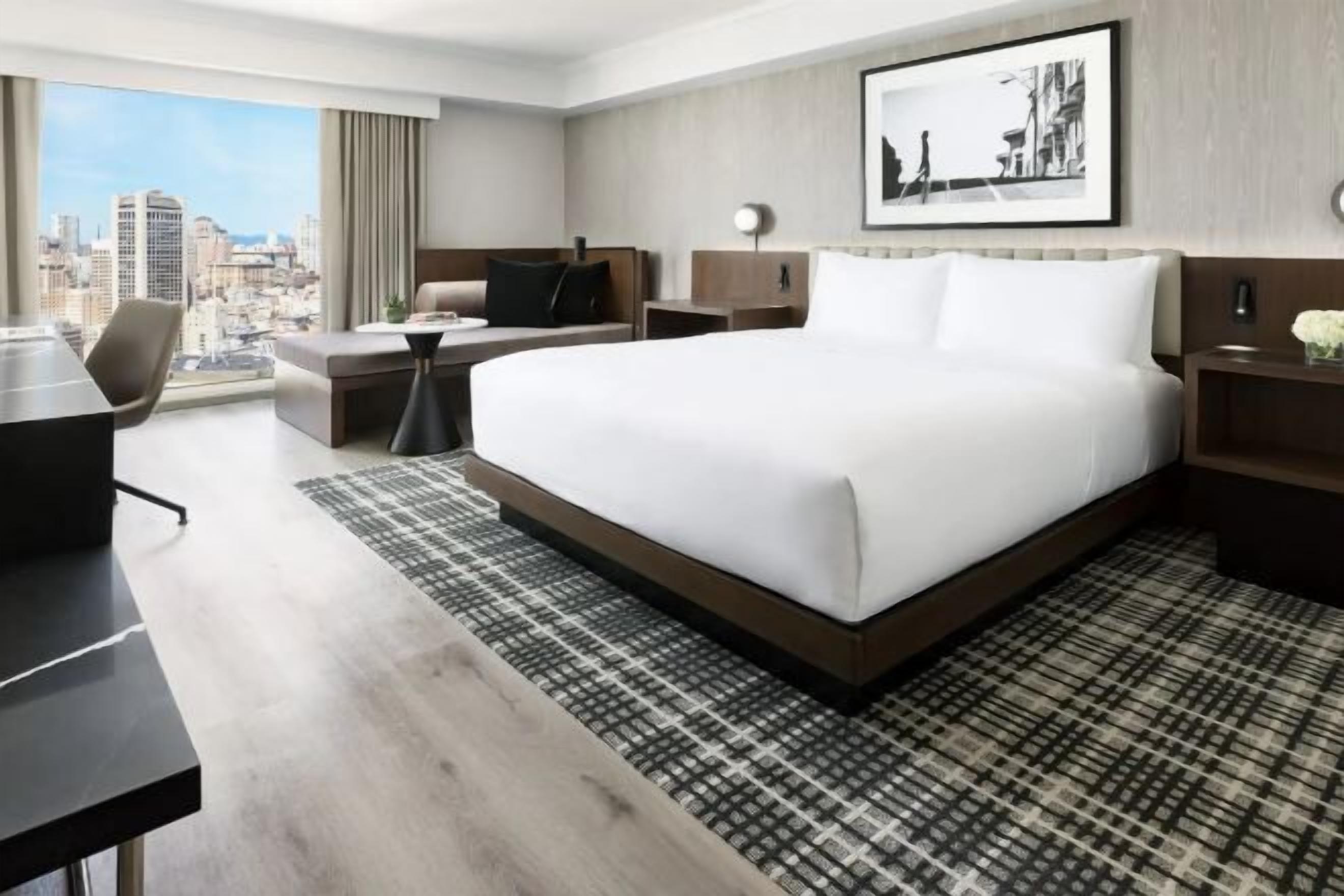 防过敏的被褥、羽绒被、客房内保险箱、办公桌