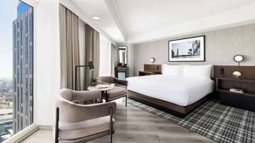 Room, 1 King Bed, Corner | 1 bedroom, hypo-allergenic bedding, down duvets, in-room safe