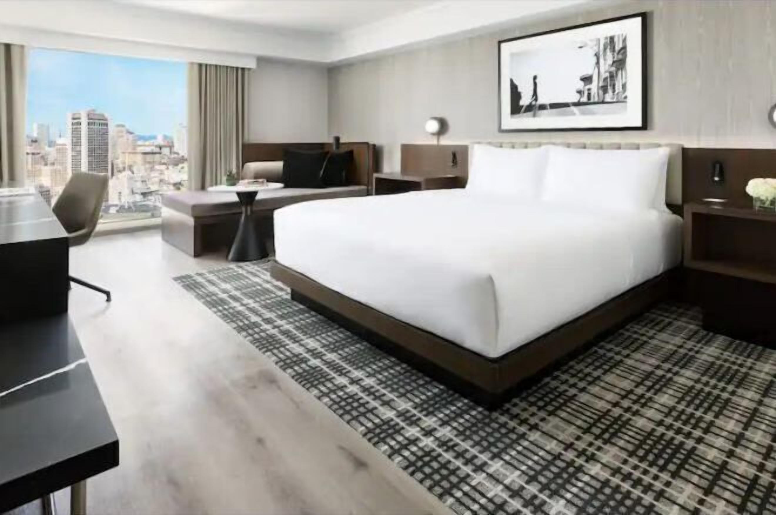 防过敏的被褥、羽绒被、客房内保险箱、办公桌