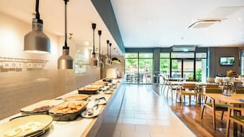 Daily English breakfast (GBP 16.95 per person)