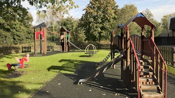 Área de juegos infantiles al aire libre