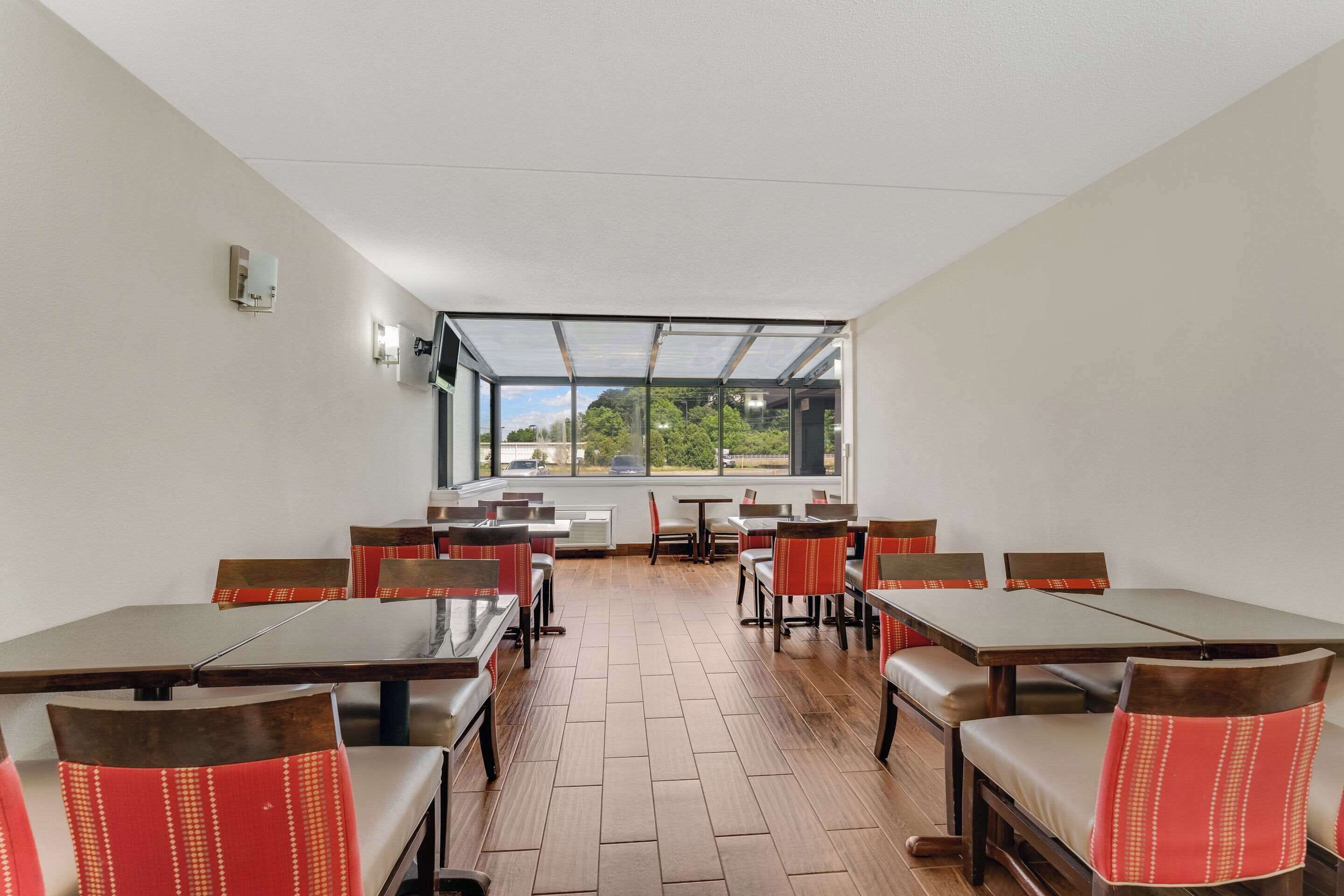 Petit déjeuner complet compris tous les jours