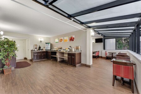 Breakfast area
