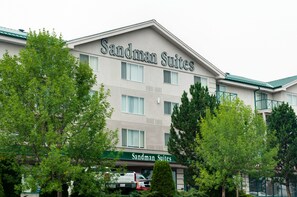 Exterior - Sandman Hotel & Suites Williams Lake (Williams Lake)