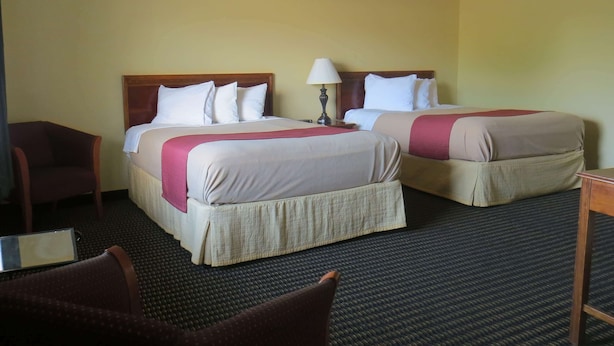Room, 2 Queen Beds, Non Smoking | Desk, iron/ironing board, free WiFi, alarm clocks - Travelodge by Wyndham Stratton (Stratton)