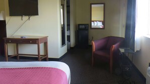 Room, 2 Queen Beds, Non Smoking | Room amenity - Travelodge by Wyndham Stratton (Stratton)