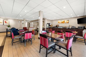 Free daily full breakfast - SureStay Plus by Best Western Reading North (Reading)