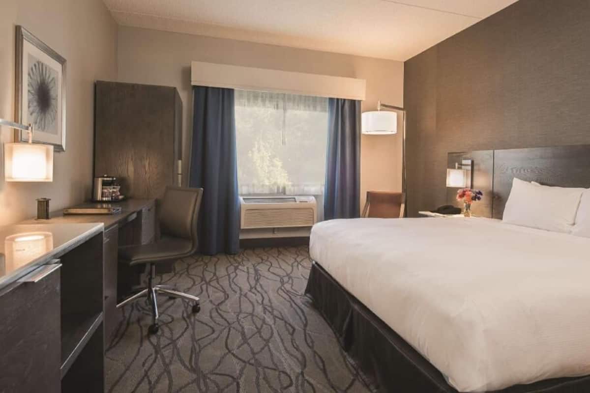 In-room safe, desk, iron/ironing board, free cots/infant beds