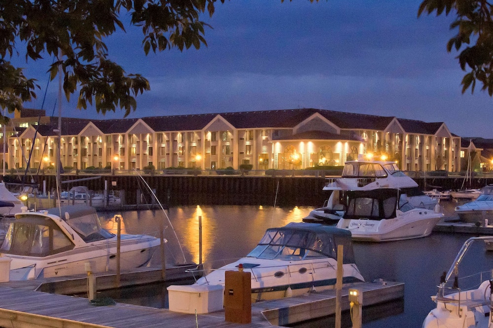 luxury hotels in Milwaukee