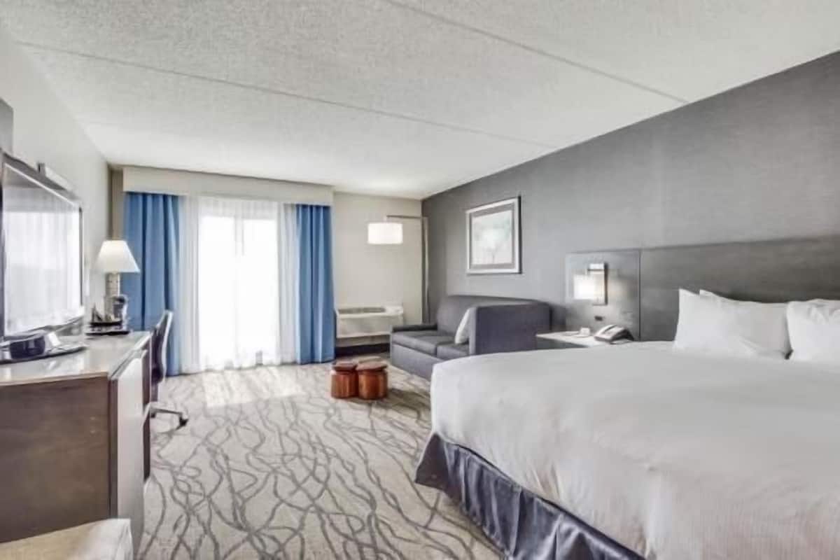 In-room safe, desk, iron/ironing board, free cots/infant beds
