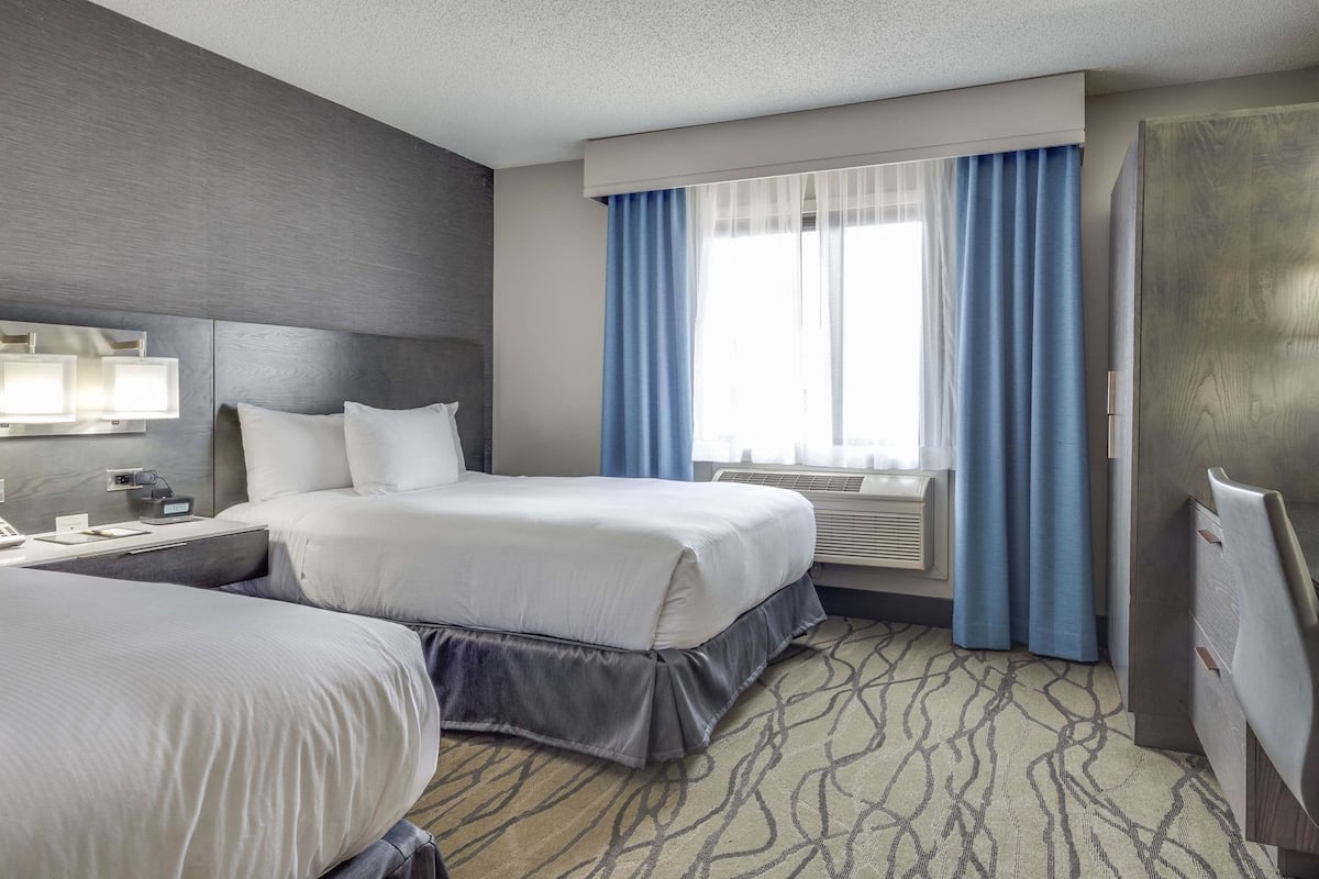 In-room safe, desk, iron/ironing board, free cots/infant beds