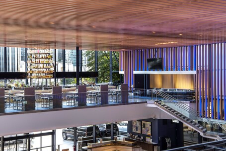 Hyatt Regency Chicago - Image 59