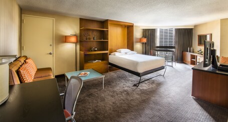Hyatt Regency Chicago - Image 81