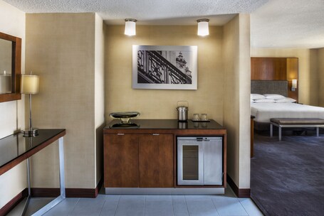 Hyatt Regency Chicago - Image 86