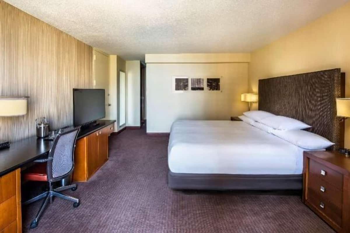 1 bedroom, premium bedding, pillow-top beds, in-room safe
