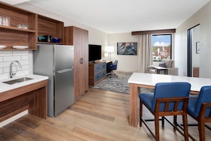 Room, 1 Queen Bed, Accessible Bathtub (Communications, Mobility)