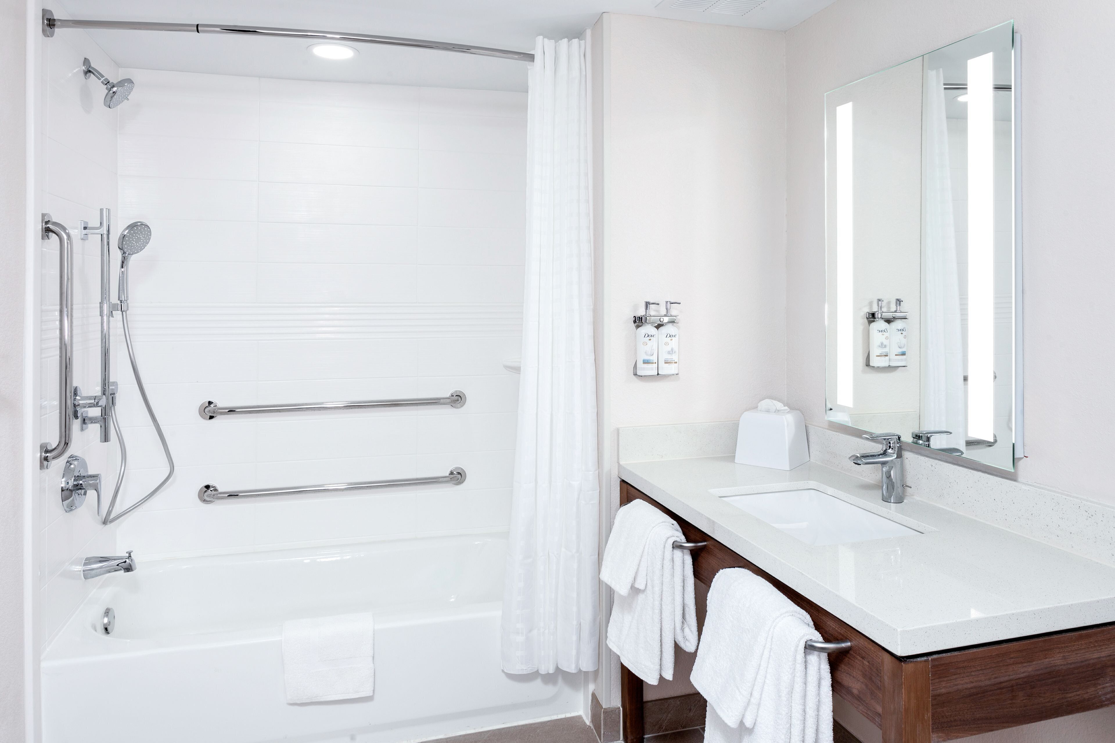 Room, 1 Queen Bed, Accessible Bathtub (Communications, Mobility) | Premium bedding, down comforters, in-room safe, desk