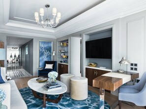 1 ห้องนอน, มินิบาร์, ตู้นิรภัยในห้องพัก, โต๊ะทำงาน