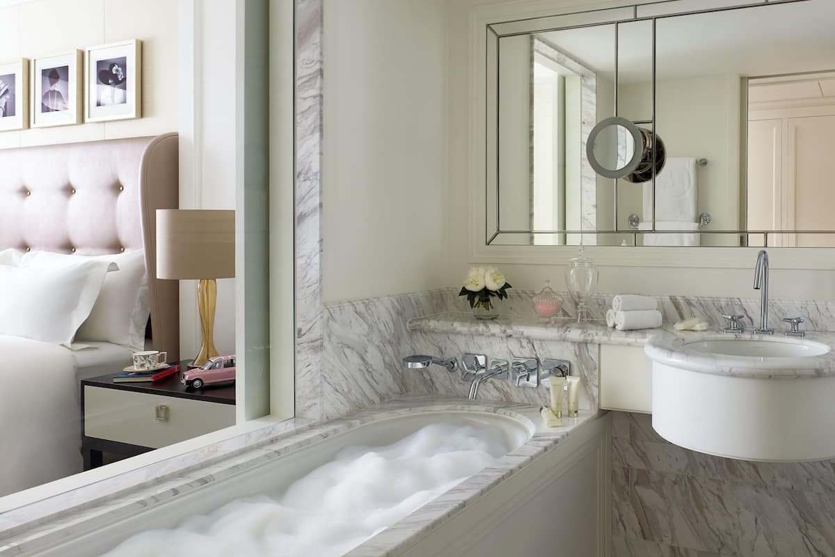 Separate bathtub and shower, free toiletries, hair dryer, bathrobes