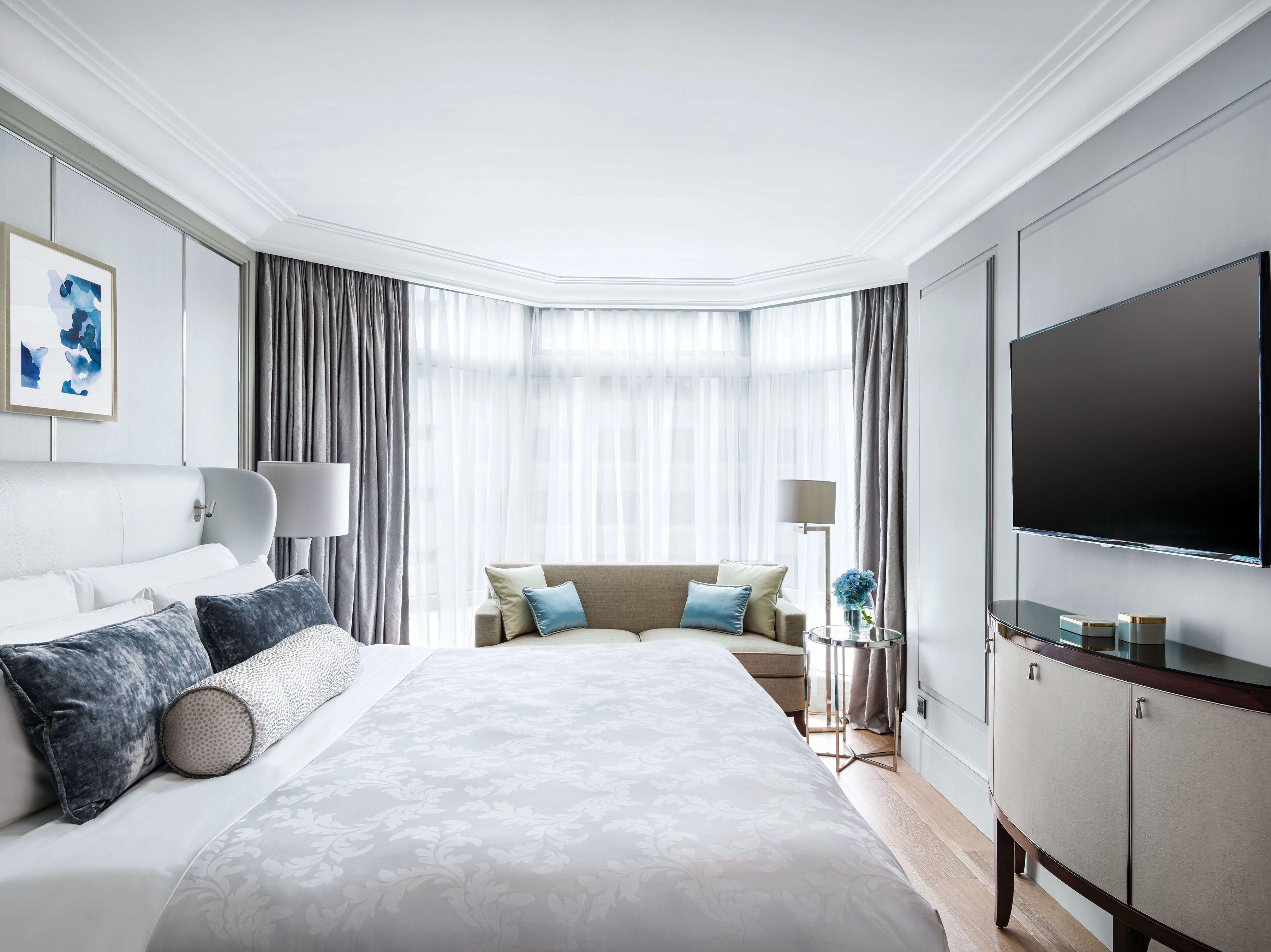 minibar, in-room safe, desk, laptop workspace