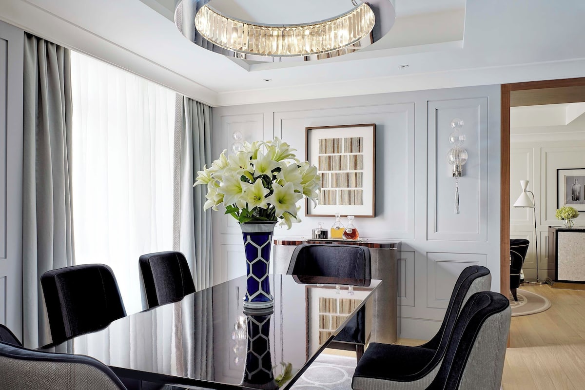 Minibar, in-room safe, desk, laptop workspace