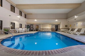 Indoor pool, sun loungers