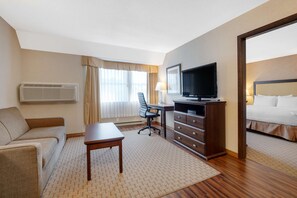 Suite, 1 King Bed with Sofa bed, Non Smoking, Refrigerator & Microwave (with Sofabed) | Desk, laptop workspace, iron/ironing board, free cribs/infant beds