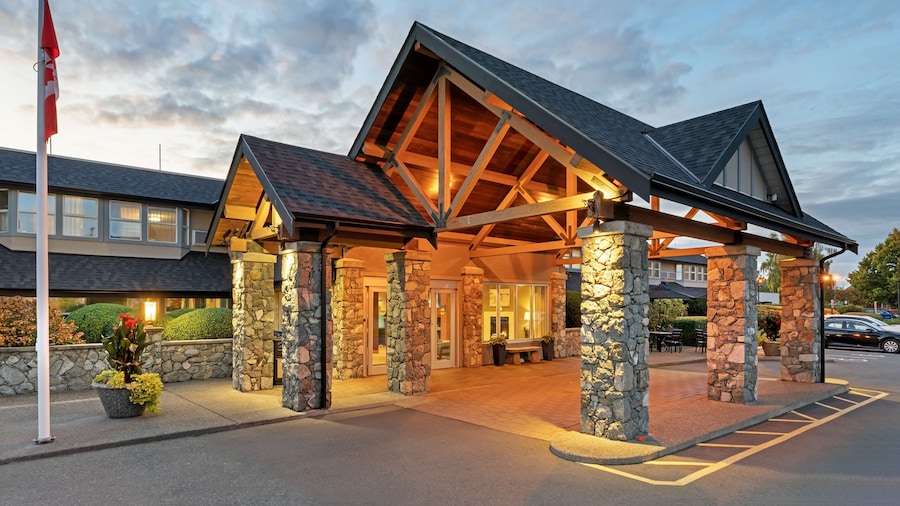 Best Western Plus Emerald Isle Hotel