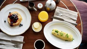 Déjeuner complet (42 USD par personne)