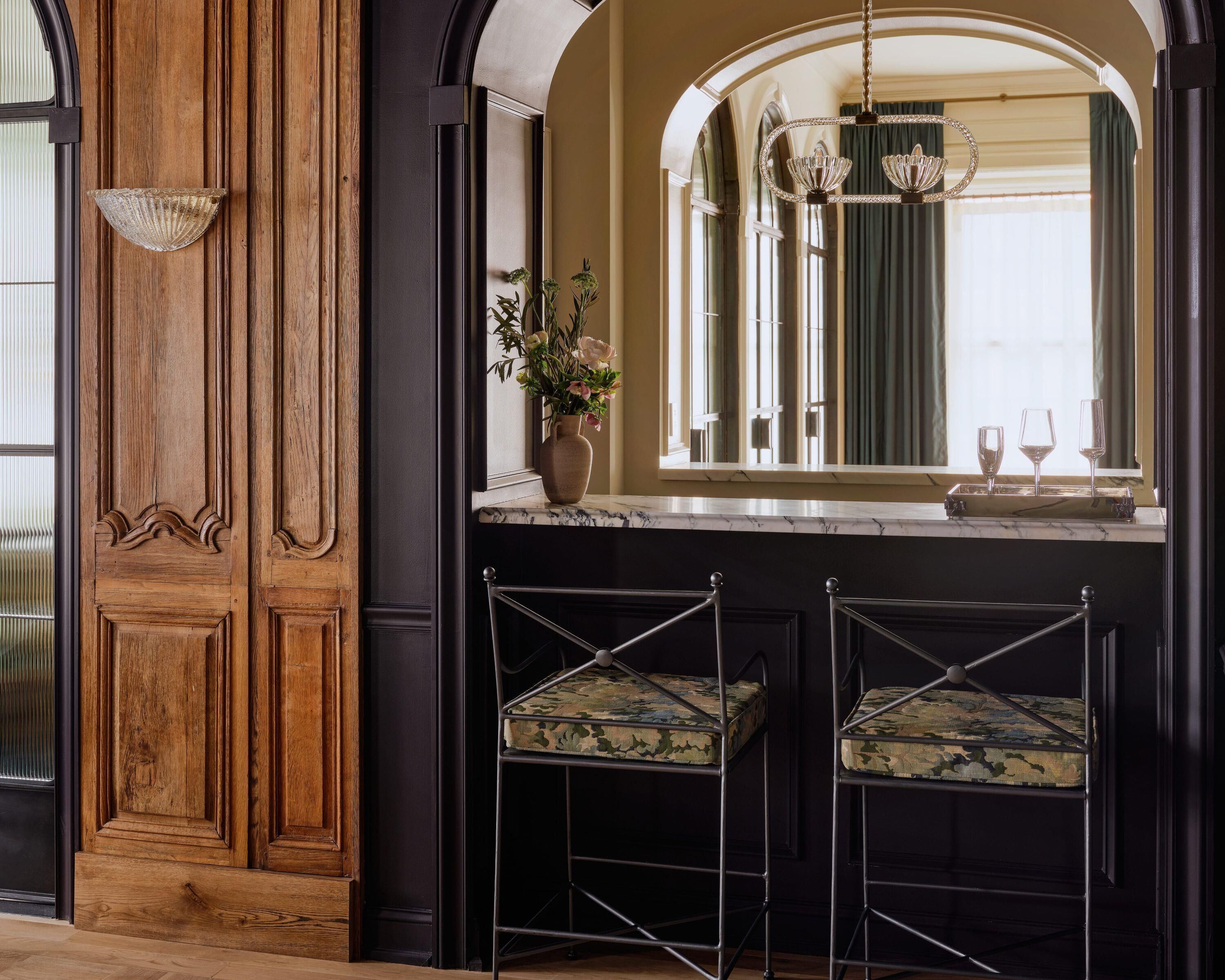 suite (arts suite) | 1 bedroom, premium bedding, pillow-top beds, minibar