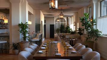 Breakfast, lunch and dinner served