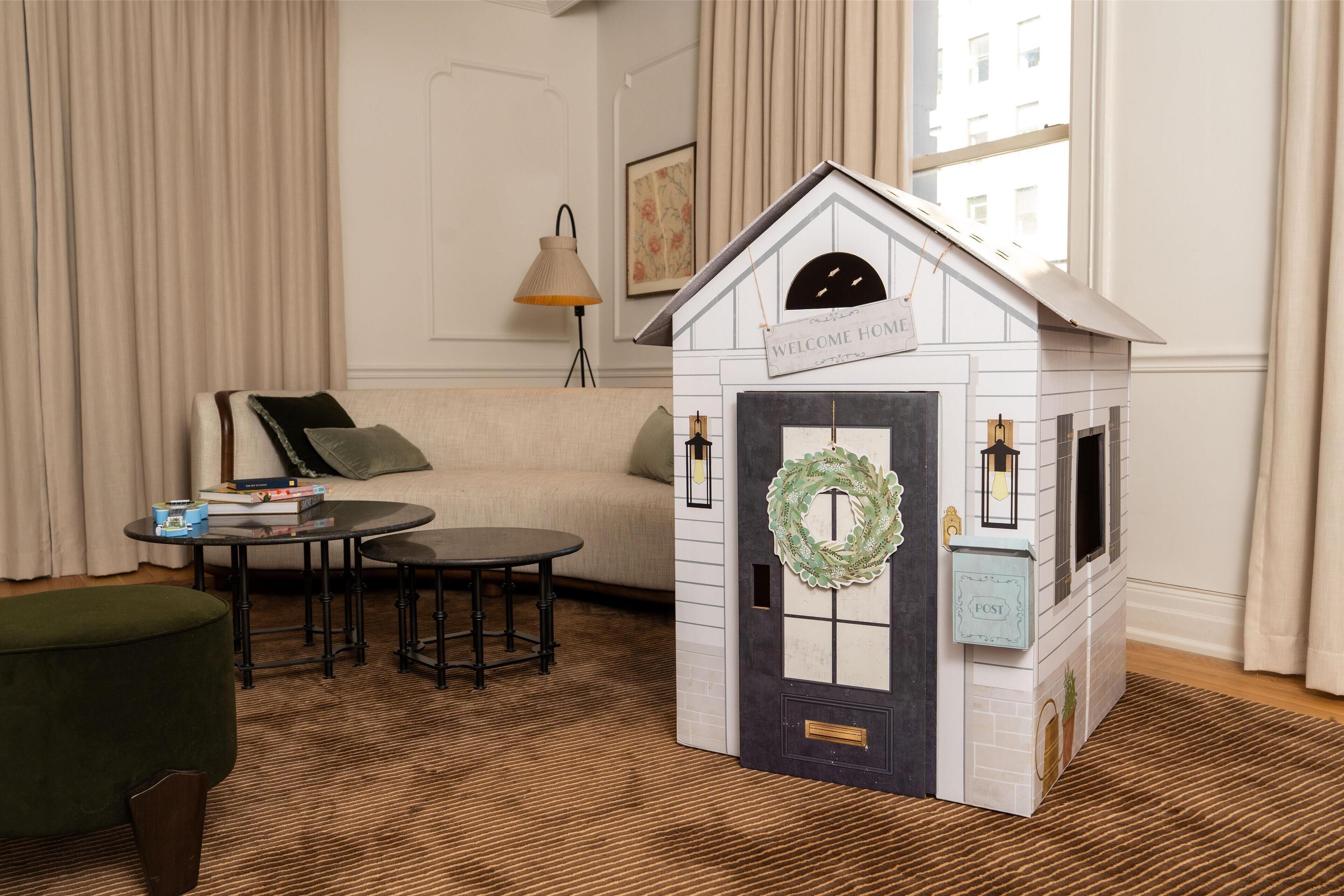 Ropa de cama de alta calidad, camas con pillow-top y minibar 