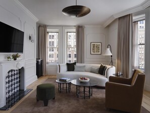 Premium bedding, pillowtop beds, minibar, in-room safe - The Bellevue Hotel - The Unbound Collection by Hyatt (Philadelphia)