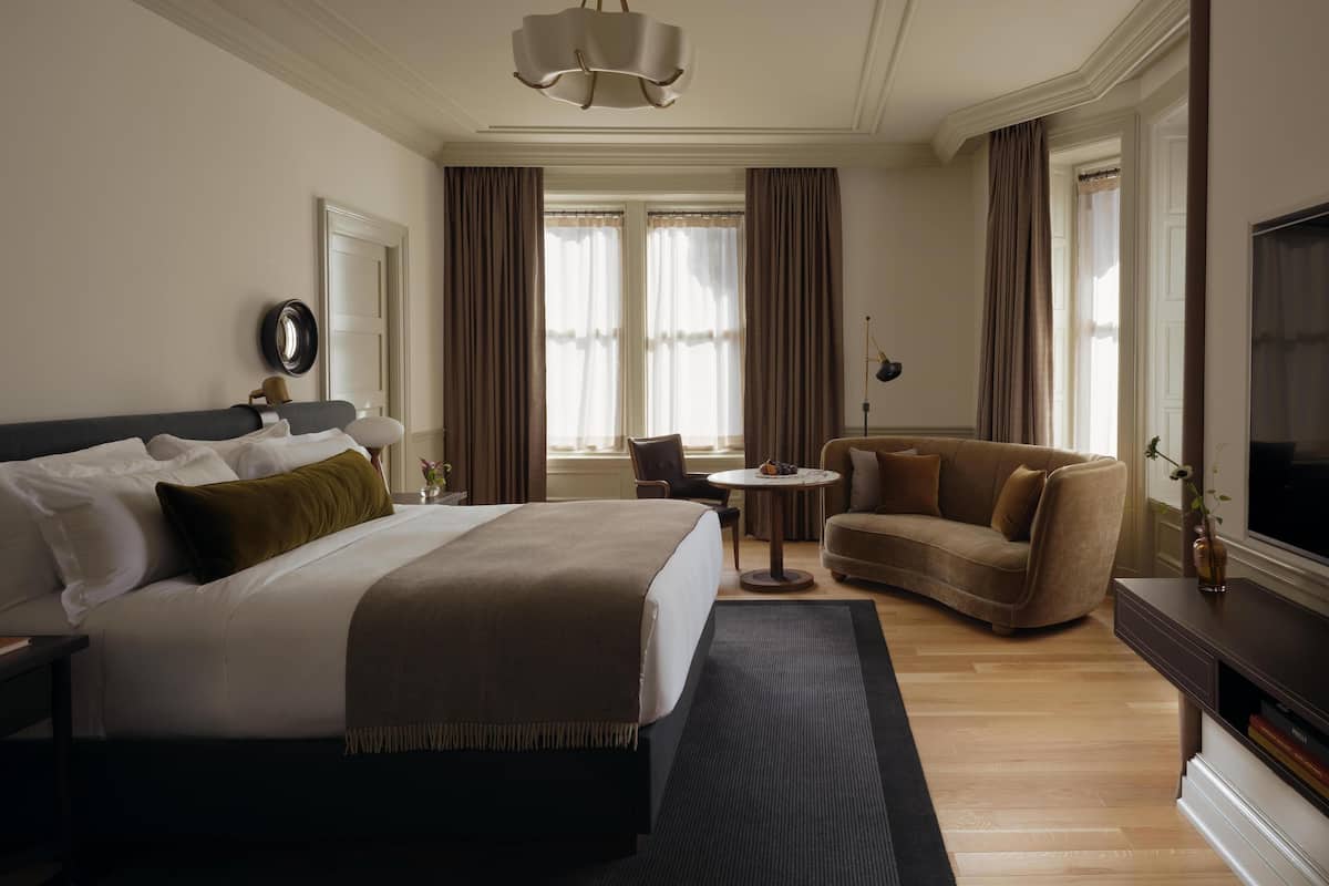 Hochwertige Bettwaren, Pillowtop-Betten, Minibar, Zimmersafe