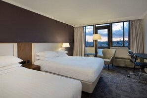 Egyptian cotton sheets, premium bedding, in-room safe, desk - Delta Hotels by Marriott Bristol City Centre (Bristol)