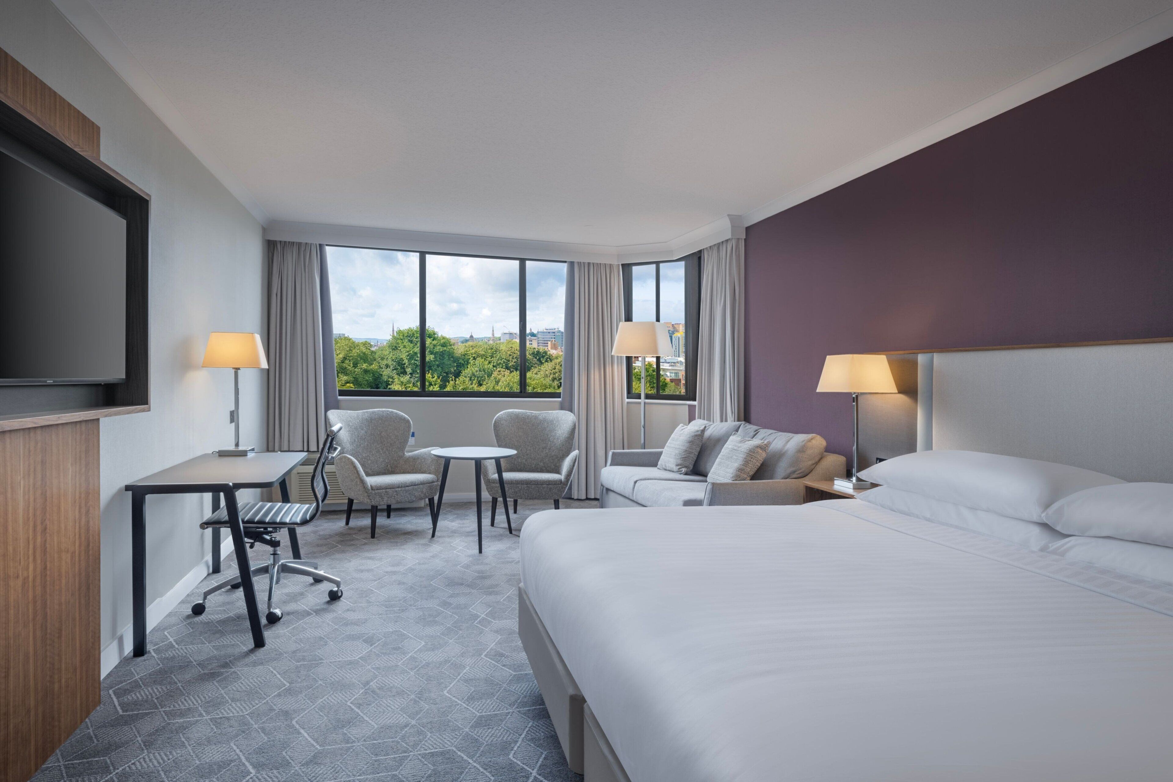 junior suite, 1 double bed, non smoking, corner | 1 bedroom, egyptian cotton sheets, premium bedding, in-room safe