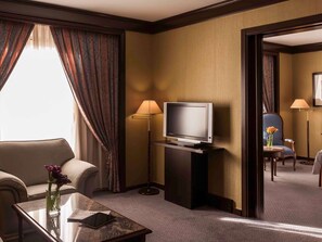 Premium bedding, minibar, in-room safe, desk