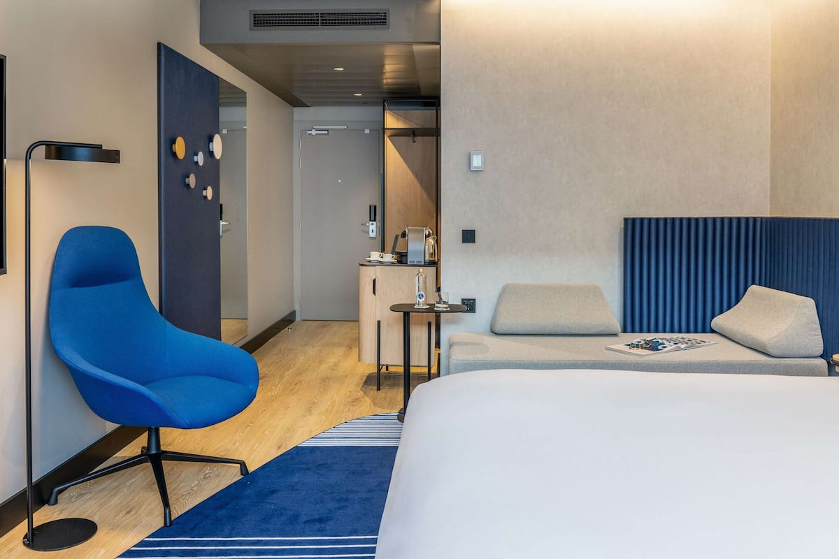 Premium bedding, minibar, in-room safe, desk